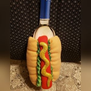 NEW HOTDOG AND BUN WINE HOLDER. ../JULY 4TH